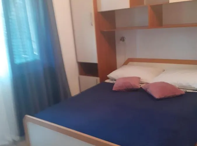 Filip 2 Biograd Na Moru